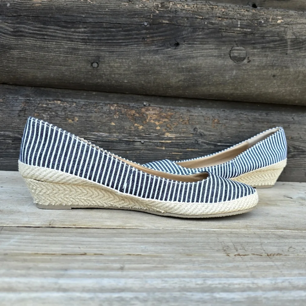 American Eagle by Payless Coastal Nautical Striped Espadrille Comfort Wedge 9.5M